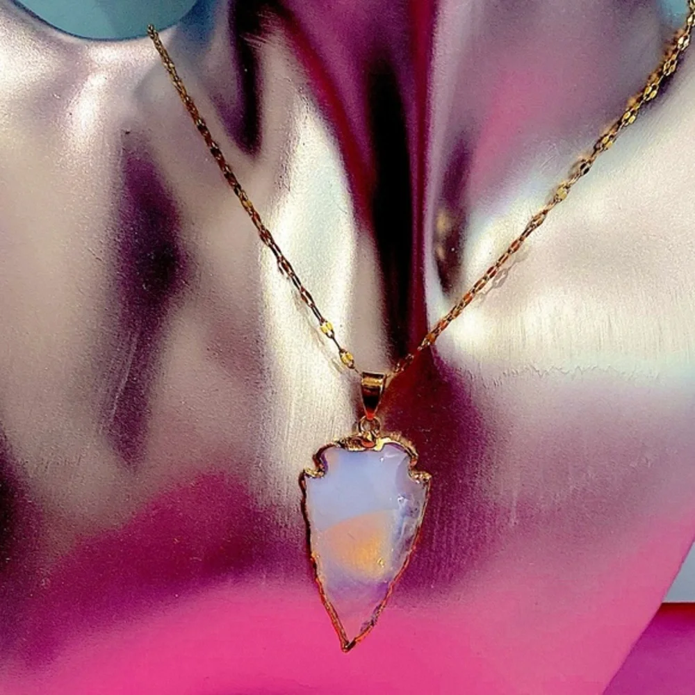 Opal stone arrowhead pendant stainless steel chain - Picture 5 of 10